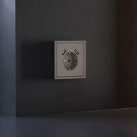 Накладка для розетки с заземлением и защитными шторками, с USB A+A S70 (капучино) / Voltum VLS000914