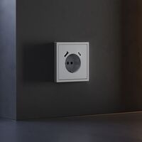 Накладка для розетки с заземлением и защитными шторками, с USB A+C S70 (серый) / Voltum VLS001016